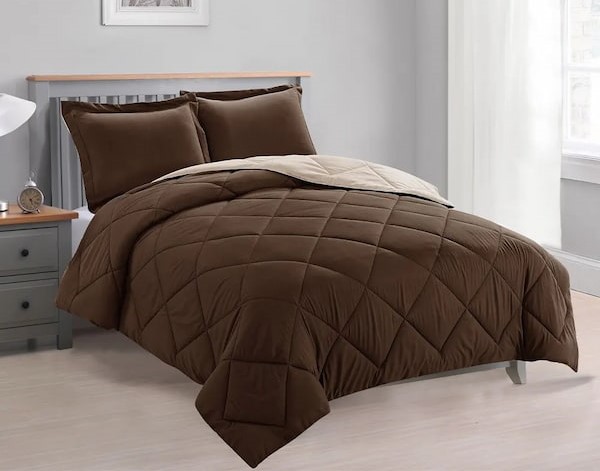 تصویر 1 از رو تختی قهوه‌ ای کلاسیک با طراحی شیک و گرم